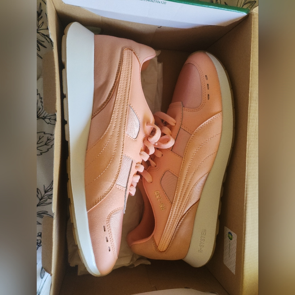 Puma Women's Peach Sneakers